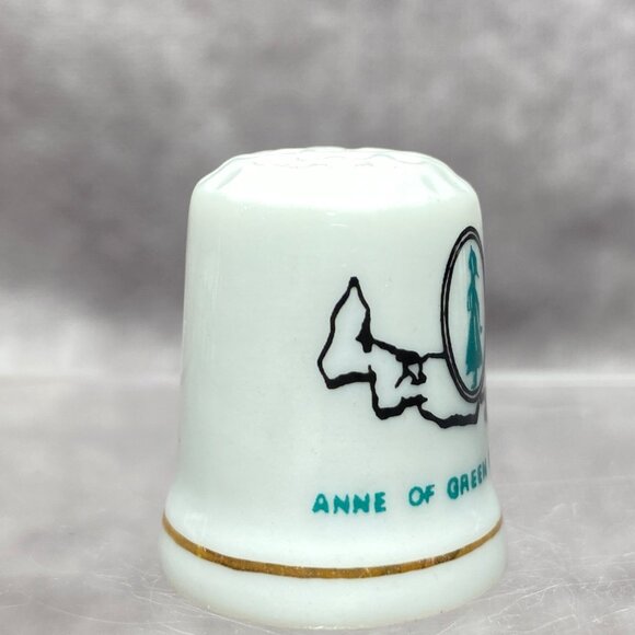 Anne Of Green Gables Souvenir Porcelain Thimble With Prince Edward Island Map - Picture 3 of 9